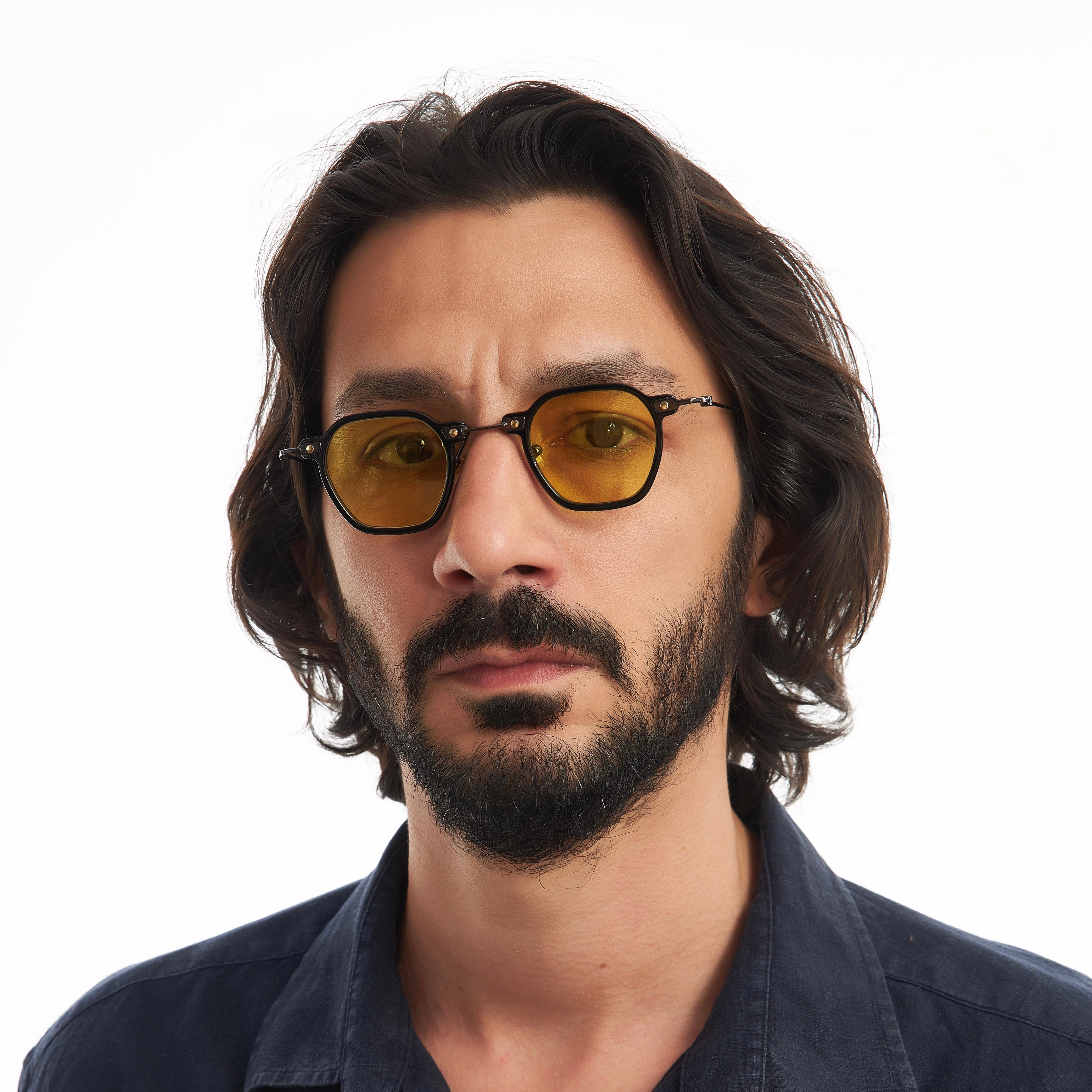 TOKYO YELLOW  BLACK SUNGLASSES