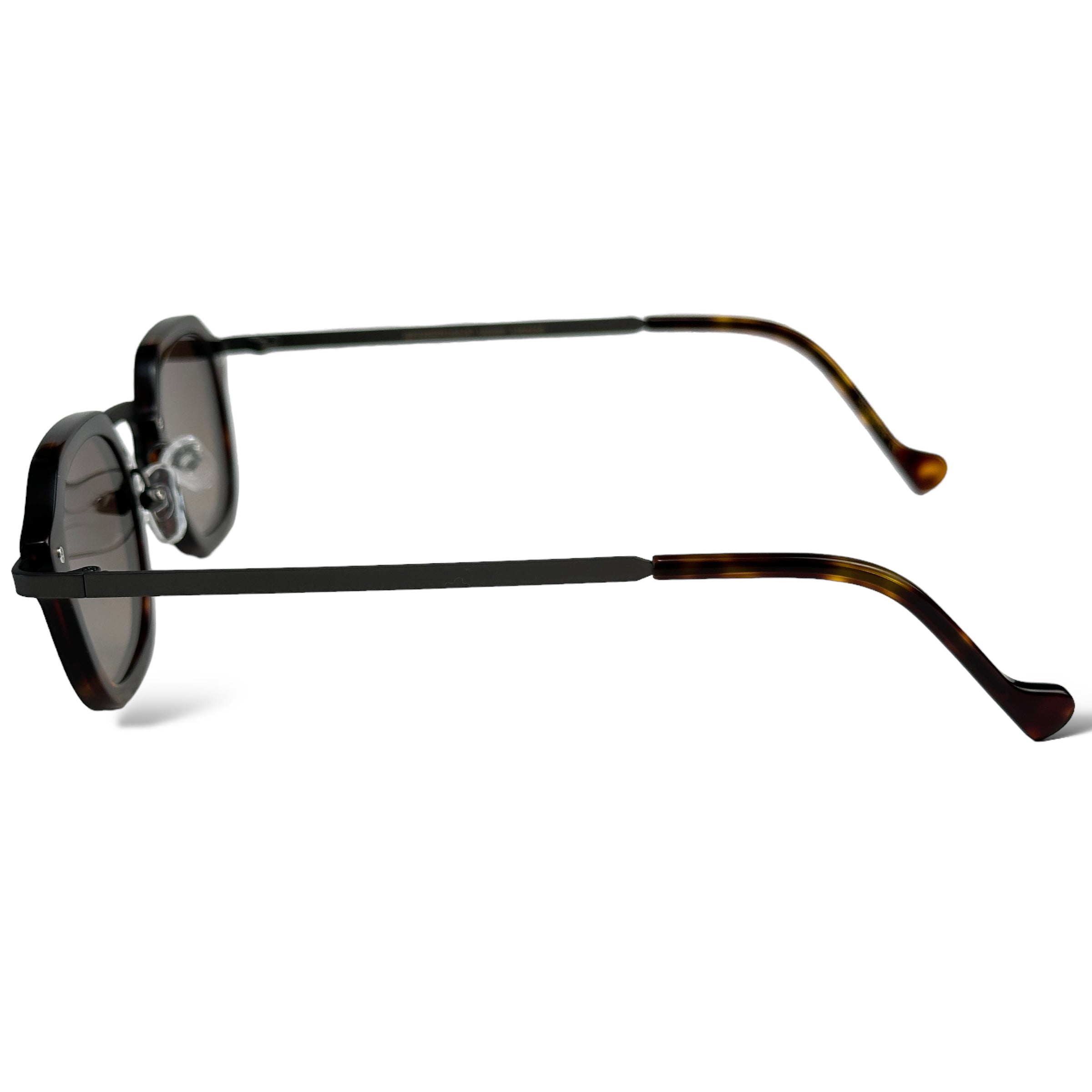 BOLD TORTIOSE BLACK GRANDIENT